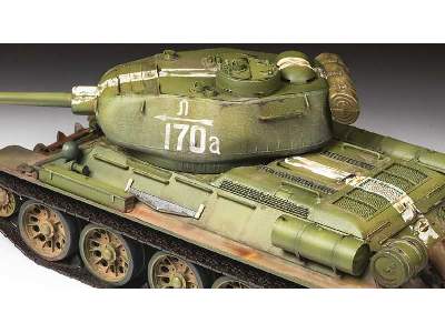 T-34/85 Soviet Medium Tank model 1944 - image 8