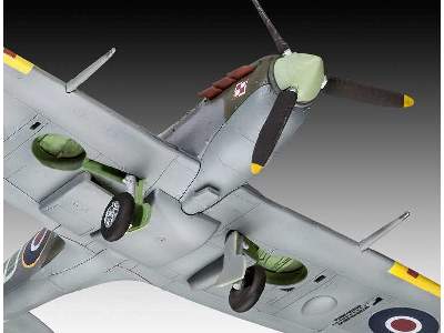 Supermarine Spitfire Mk.Vb - Jan Zumbach - Gift Set - image 2