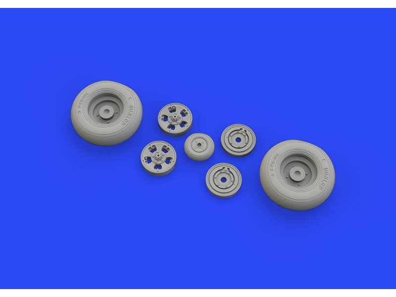 Spitfire Mk. IX wheels 5spoke w/ smooth tire 1/32 - Tamiya - image 1