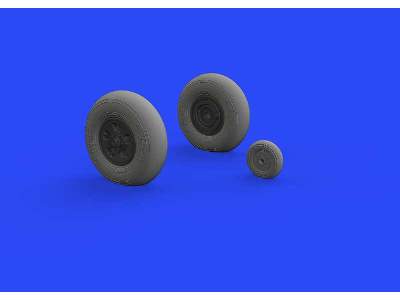 Spitfire Mk. IX wheels 5spoke w/ smooth tire 1/32 - Tamiya - image 3