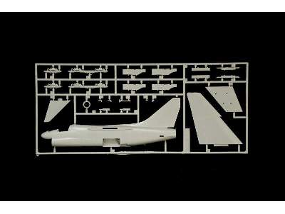 LTV A-7E Corsair II - image 8