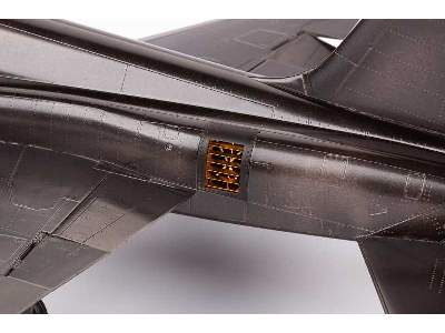 F-5E exterior 1/32 - Kitty Hawk - image 3