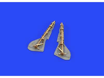 Fw 190A-8/ R2 undercarriage legs BRONZ 1/48 - image 2