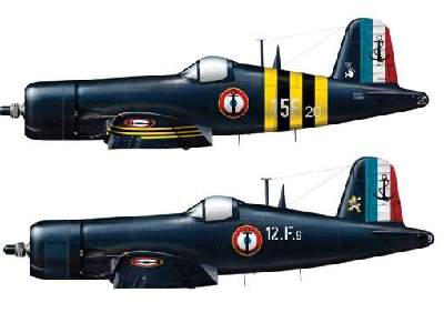 Vought F4U-7 Corsair - image 2