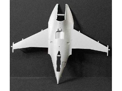 Alenia Aermacchi M-346 Master - image 2