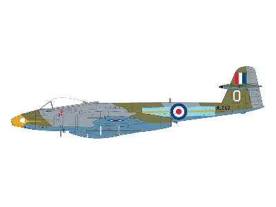 Gloster Meteor FR9 - image 3