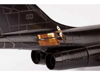 RF-101C exterior 1/48 - Kitty Hawk - image 2