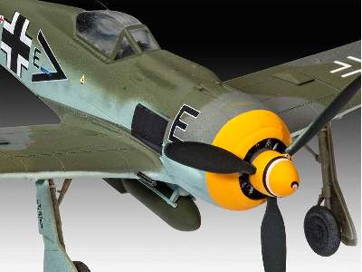 Focke Wulf Fw190 F-8 Model Set - image 2