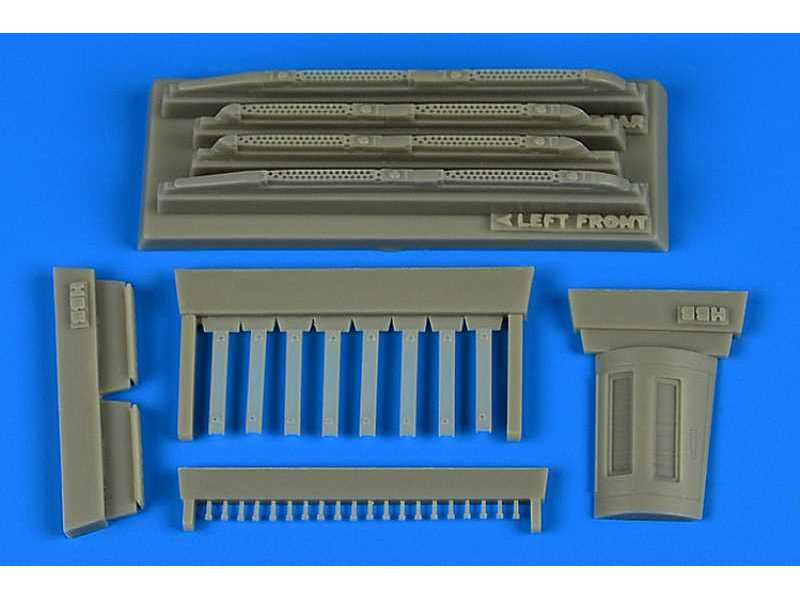 Su-17/22M3/M4 Fitter K covered chaff/flare dispensers - Hobby bo - image 1