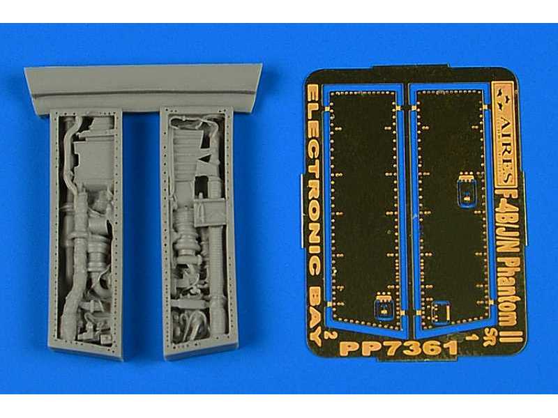 F-4B Phantom II electronic bay - Fujimi - image 1