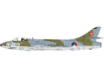 Hawker Hunter F6 - image 5