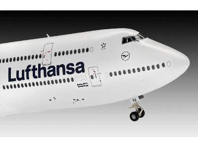 Boeing 747-8 Lufthansa "New Livery" - image 2