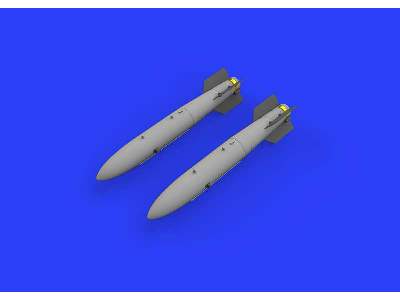B43-0 Nuclear Weapon w/  SC43-4/ -7 tail assembly 1/48 - image 1