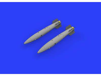 B43-1 Nuclear Weapon w/  SC43-4/ -7 tail assembly 1/48 - image 1