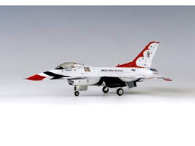 General Dynamics F-16C THUNDERBIRDS - image 1