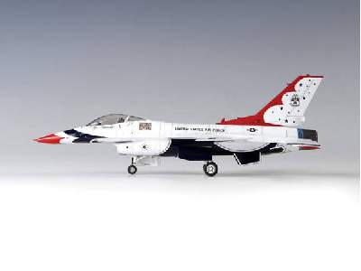 General Dynamics F-16C THUNDERBIRDS - image 4