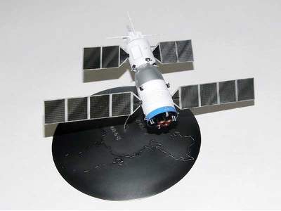 Chinese Spaceship - image 6