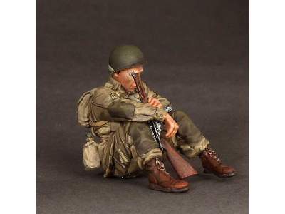 Sgt. U.S. Airborne Division On Rest - image 3