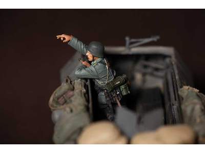 German Panzergrenadier 1 Figure - image 1