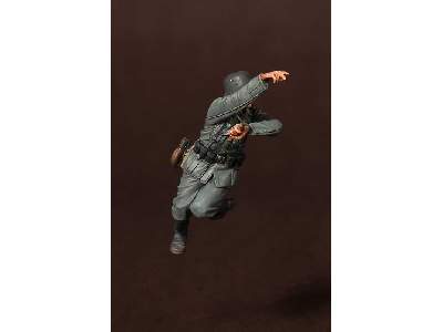 German Panzergrenadier 1 Figure - image 2