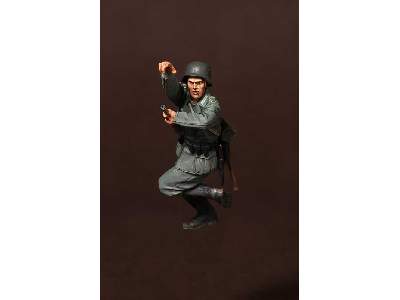 German Panzergrenadier 1 Figure - image 4