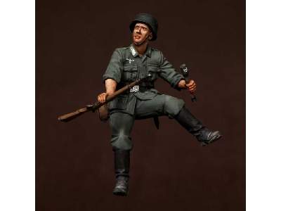 German Panzergrenadier - image 2