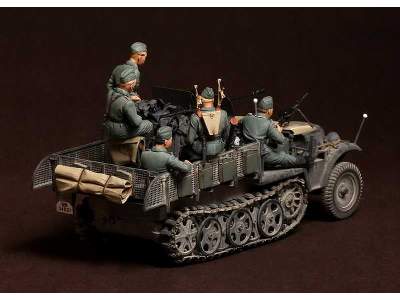 Crew For Sd.Kfz.10/4 Fur 2cm Flak 30 (For Dragon 6739) 5 Figures - image 4