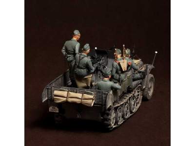 Crew For Sd.Kfz.10/4 Fur 2cm Flak 30 (For Dragon 6739) 5 Figures - image 5