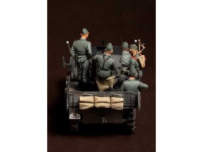 Crew For Sd.Kfz.10/4 Fur 2cm Flak 30 (For Dragon 6739) 5 Figures - image 6