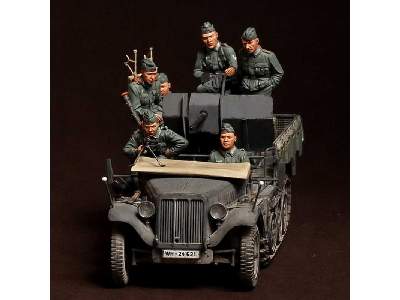 Crew For Sd.Kfz.10/4 Fur 2cm Flak 30 (For Dragon 6739) 5 Figures - image 8