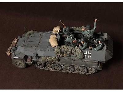 German Panzergrenadiers In  Battle. WW Ii 5 Figures - image 6