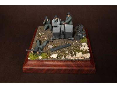 Crew For 2 cm Flak 38. 4 Figures - image 9