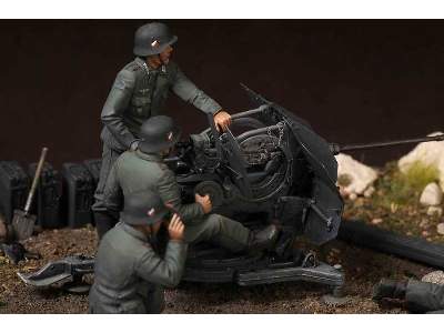 Crew For 2 cm Flak 38. 4 Figures - image 26