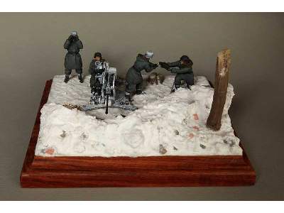 WSS Crew For 2 cm Flak 38. 4 Figures - image 2