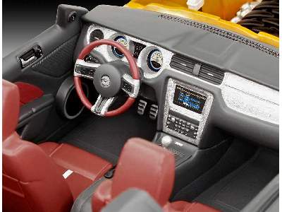 2010 Ford Mustang GT Model Set - image 2