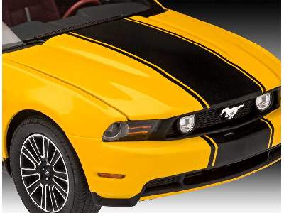 2010 Ford Mustang GT Model Set - image 4