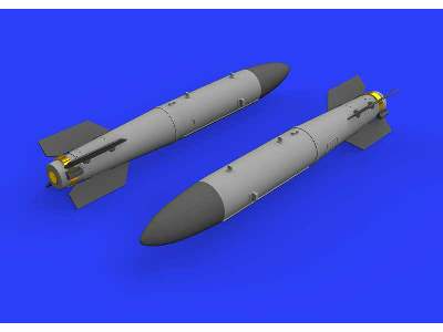 B43-0 Nuclear Weapon w/  SC43-4/ -7 tail assembly 1/72 - image 2