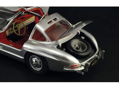 Mercedes-Benz 300 Sl Gullwing - image 6