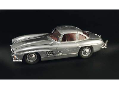 Mercedes-Benz 300 Sl Gullwing - image 9