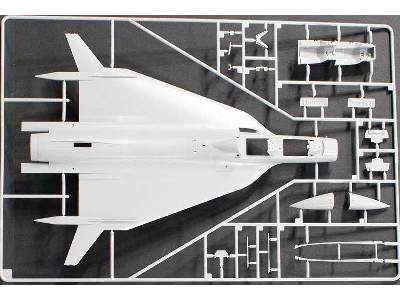 F-16XL-2 Experimental Fighter - image 2