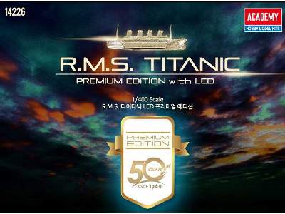 The White Star Liner TITANIC Premium Edition with LED - image 1