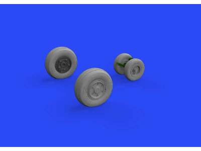 F/ A-18E wheels 1/32 - Revell - image 1