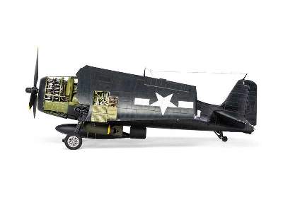 Grumman F6F-5 Hellcat - image 2