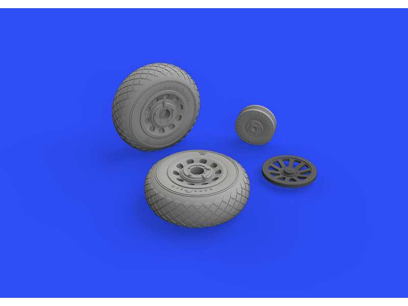 P-51D wheels diamond tread 1/48 - image 1 P-51D wheels diamond tread 1/48 - image 1