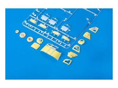 MH-60L TFace 1/35 - Kitty Hawk - image 4