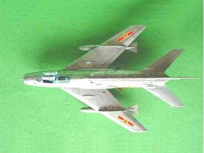 Shenyang Ft-6 Trainer - image 3