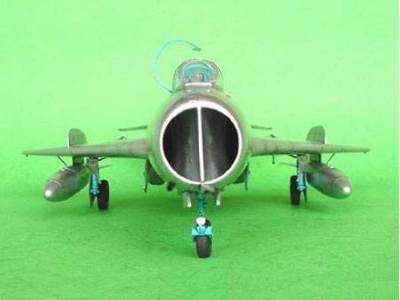 Shenyang Ft-6 Trainer - image 4