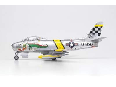 F-86F Sabre The Huff - image 3