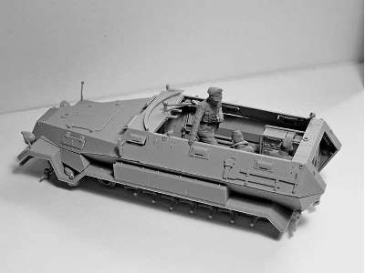 Sd.Kfz.251/6 Ausf.A with Crew - 4 figures - image 7