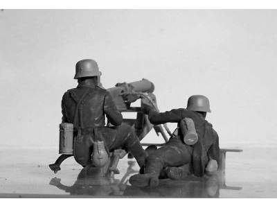 WWII German MG08 MG Team - 2 figures - image 5